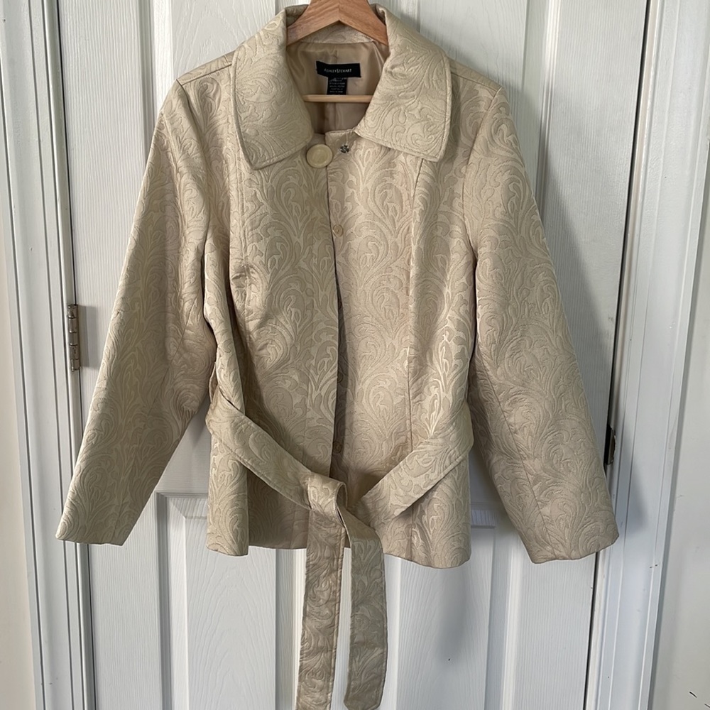 Gorgeous cream shimmery brocade jacket waist tie LIKE NEW washable